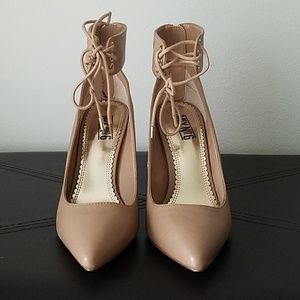 *NEW/NEVER WORN* NUDE/CAMEL MIX No6 HEELS